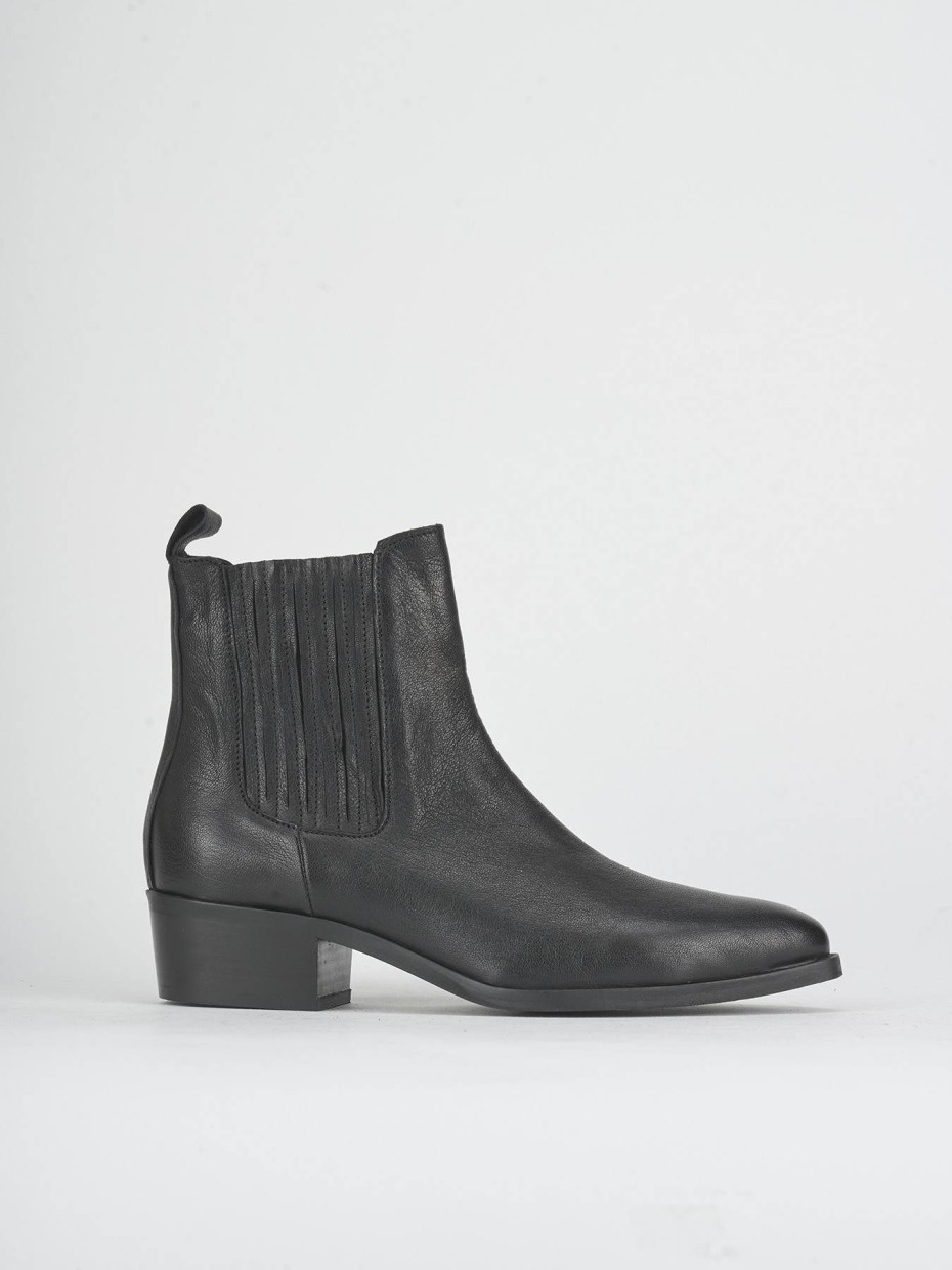 Low heel ankle boots heel 2 cm black leather