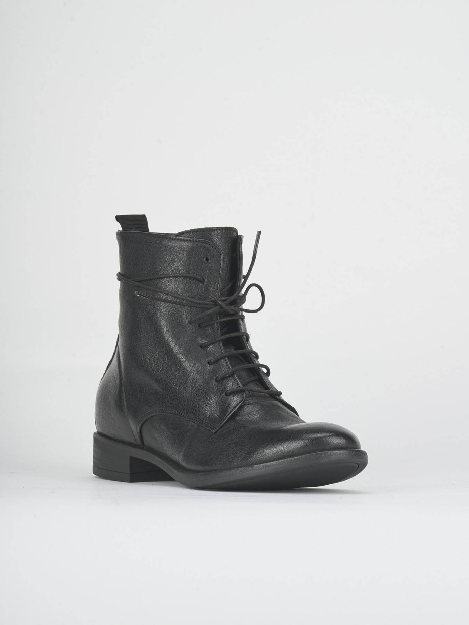 Anfibi tacco 2cm pelle nero