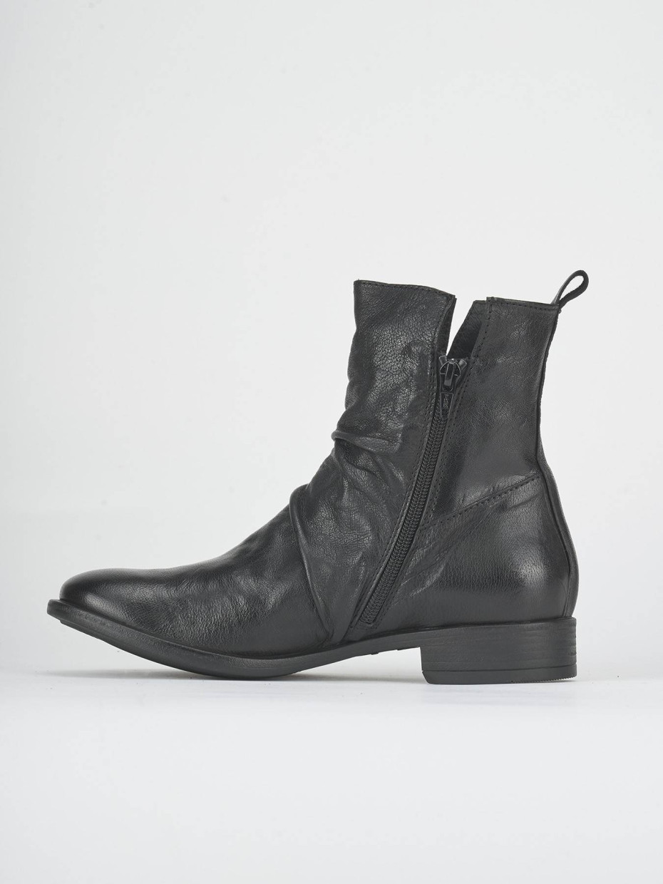 Stivaletti tacco 2cm pelle nero