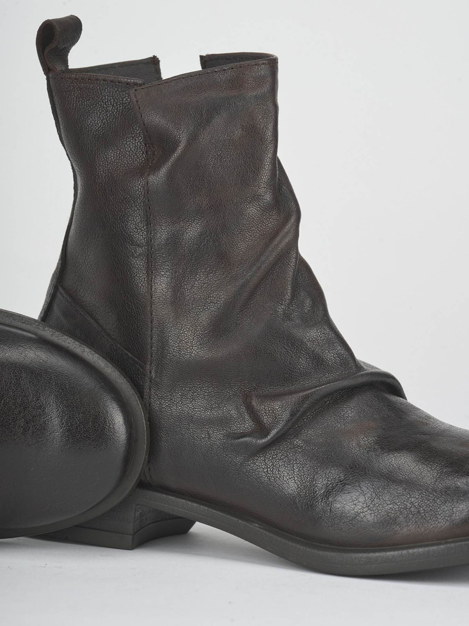 Stivaletti tacco 2cm pelle testa