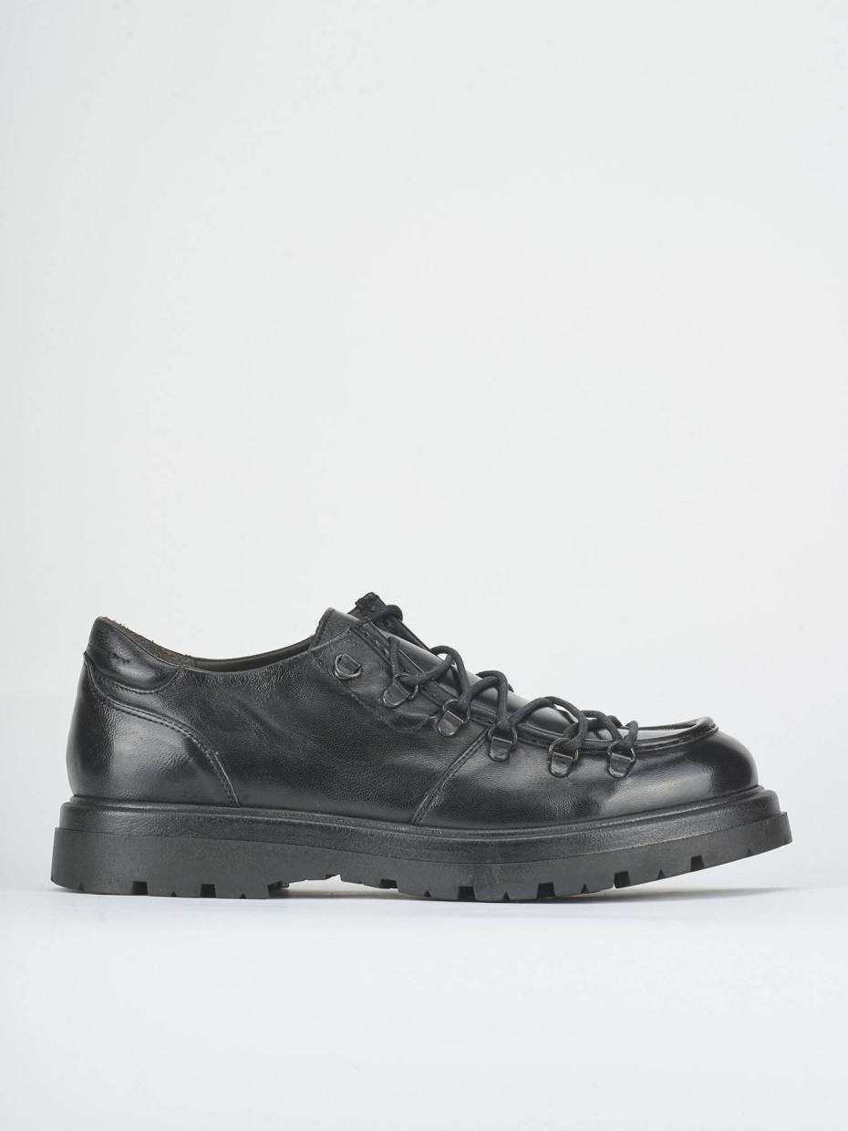 Stringate pelle nero