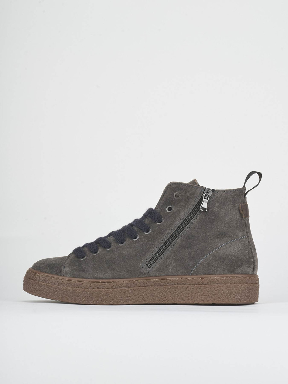 Combat boots grey suede
