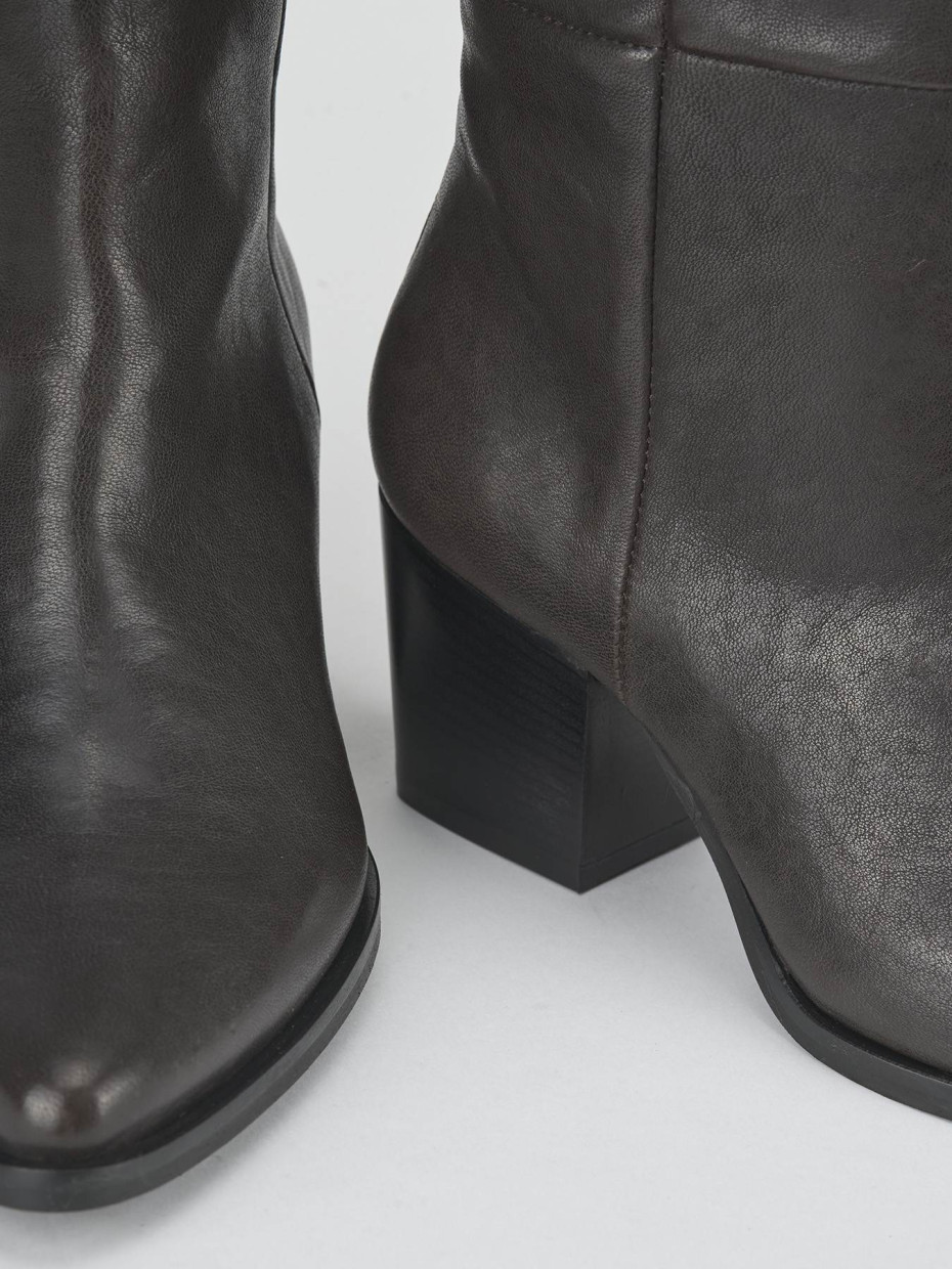 High heel boots heel 6 cm dark brown leather