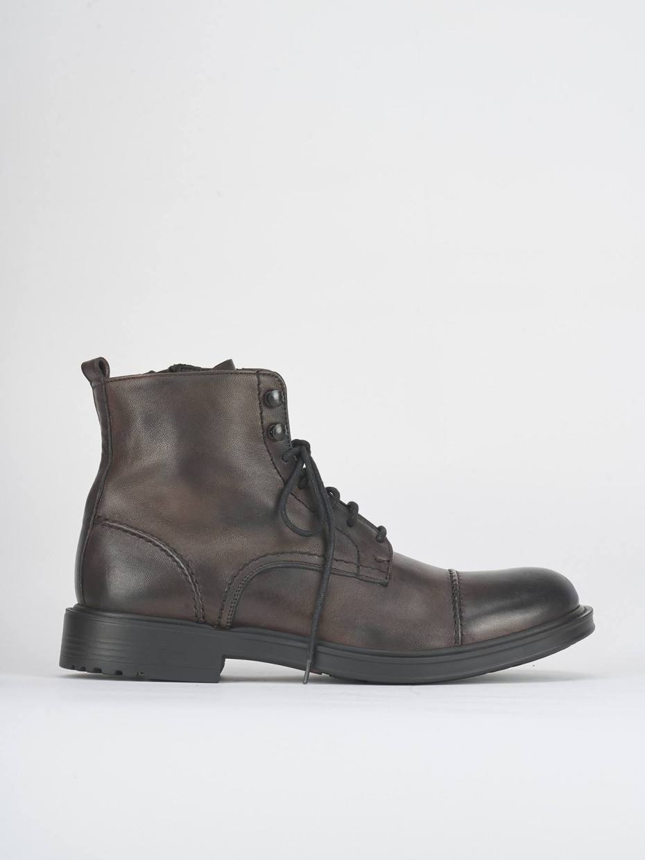 Botas militares marrón oscuro cuero
