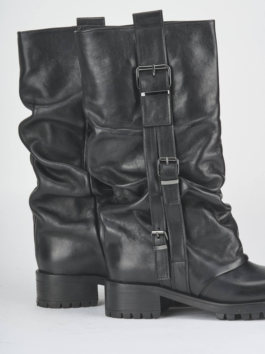 Low heel boots heel 3 cm black leather