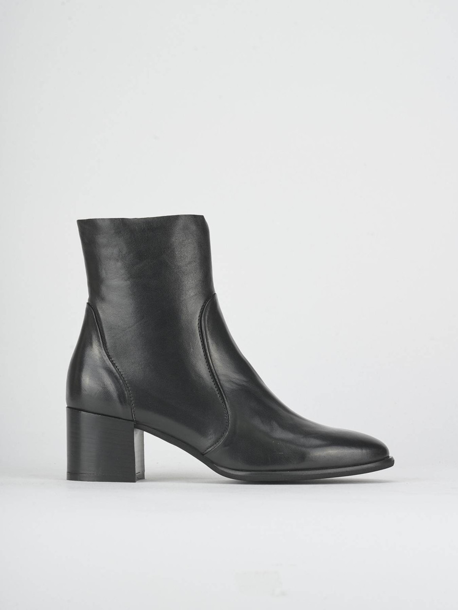Stivaletti tacco 5cm pelle nero