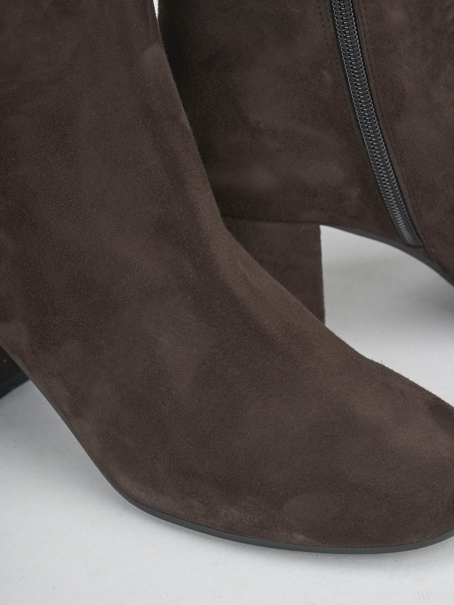 Stivaletti tacco 6cm camoscio testa