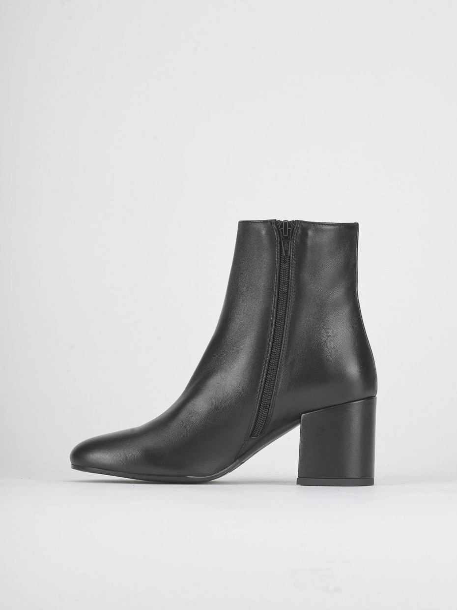 Stivaletti tacco 7cm pelle nero