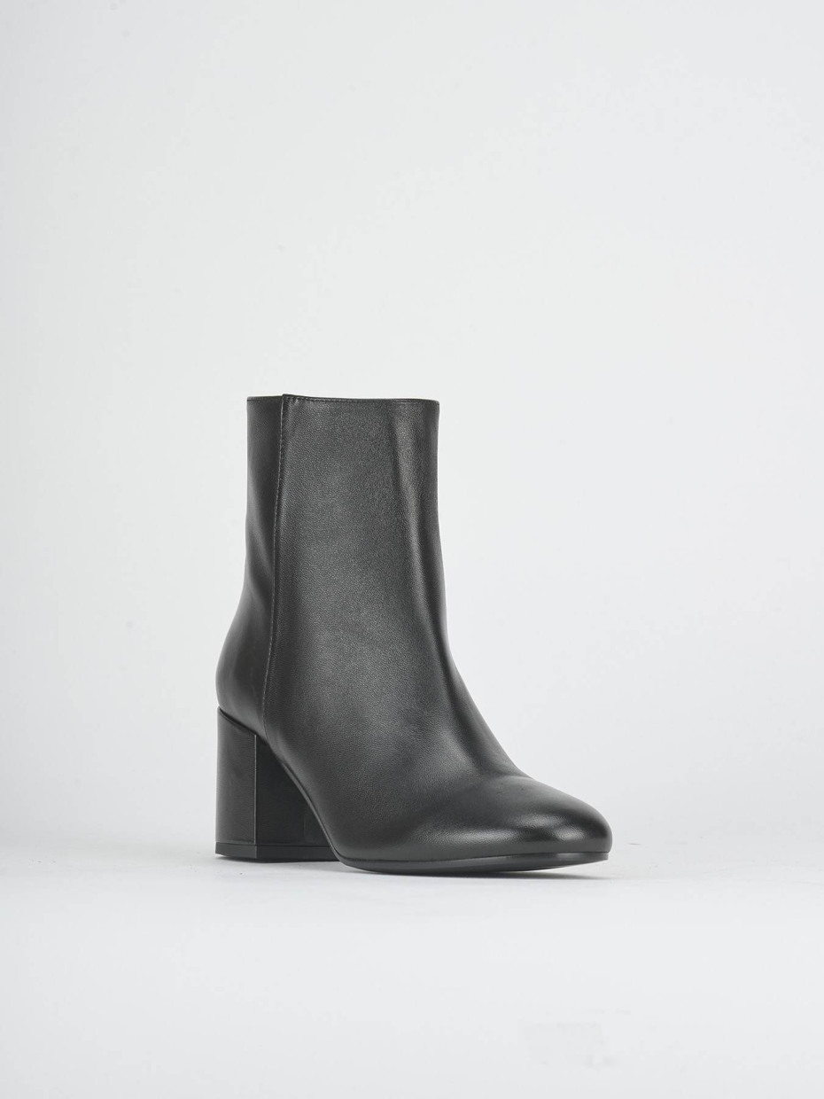 Stivaletti tacco 7cm pelle nero