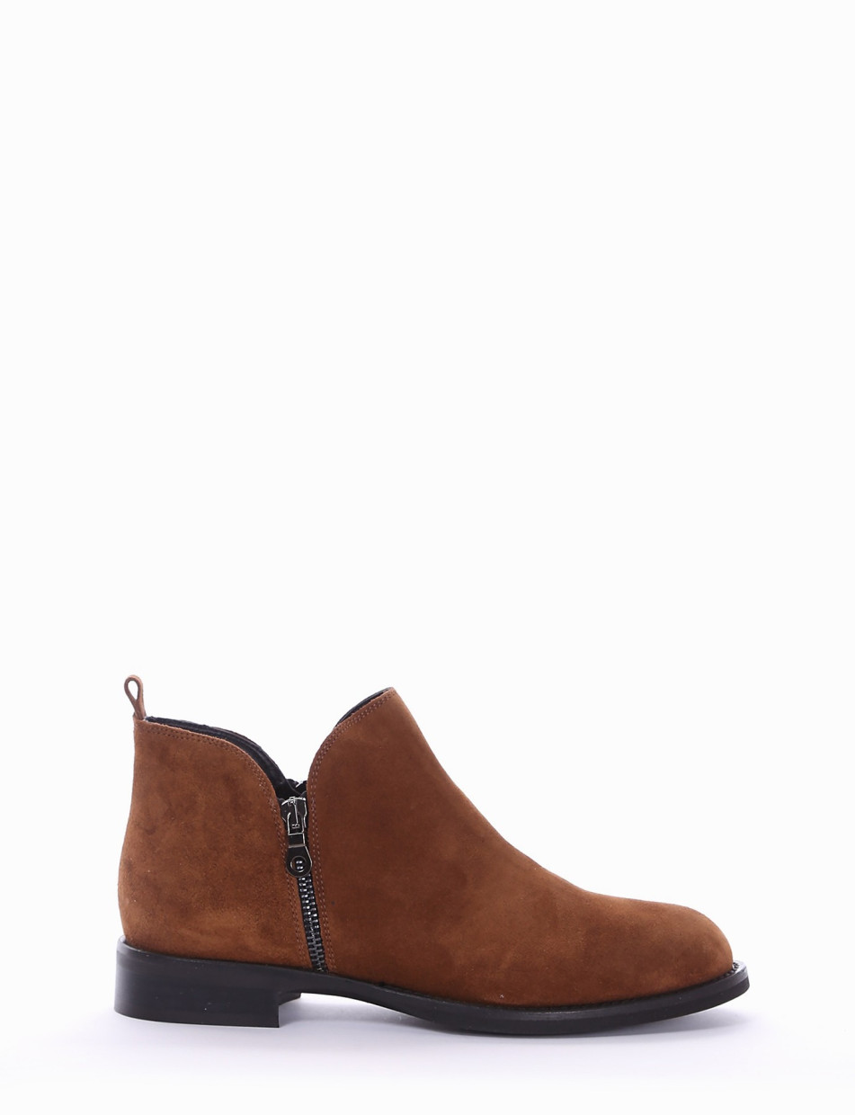 Botines de tacón bajo tacón 2 cm marrón ante
