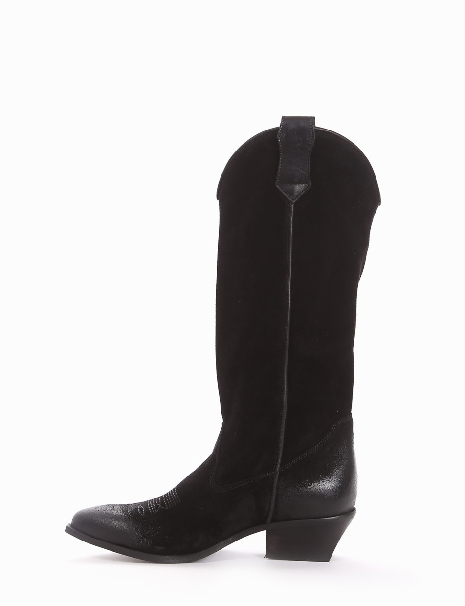 Low heel boots heel 3 cm black chamois