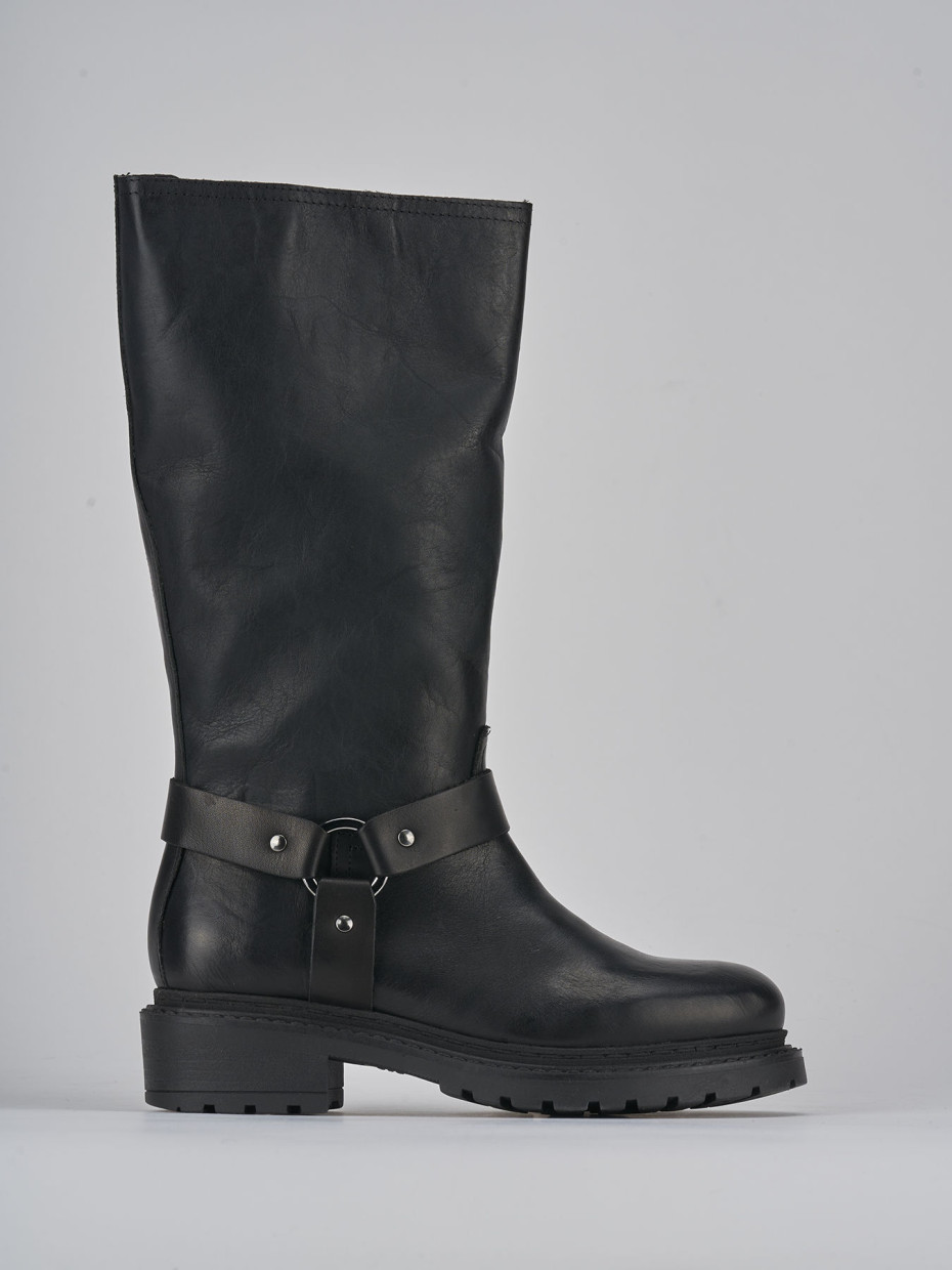 Botas de tacón bajo tacón 2 cm negro cuero
