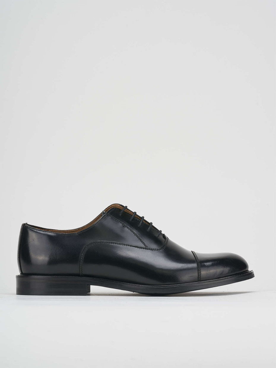Zapatos de cordones tacón 2 cm negro cuero