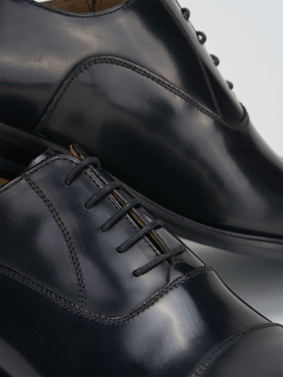 Zapatos de cordones tacón 2 cm negro cuero