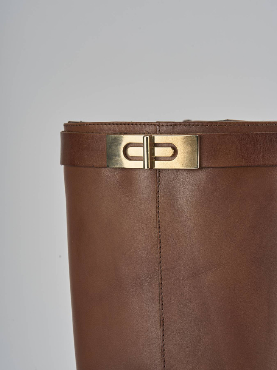 Low heel boots heel 2 cm brown leather