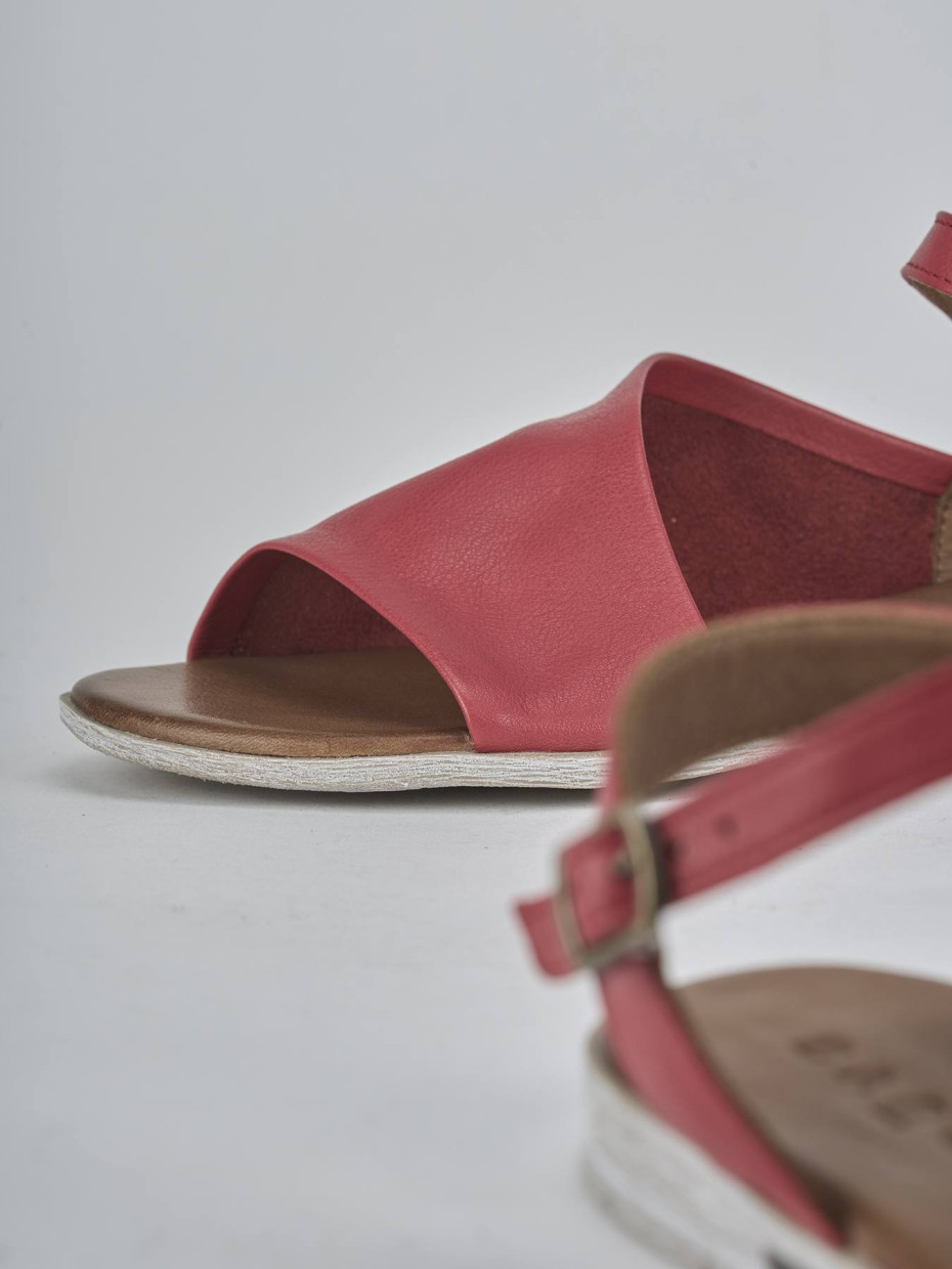 Sandalo tacco 1 cm rosso pelle