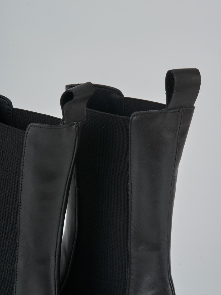 Botines de tacón bajo tacón 2 cm negro cuero