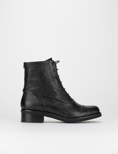 Botas militares tacón 2 cm negro cuero