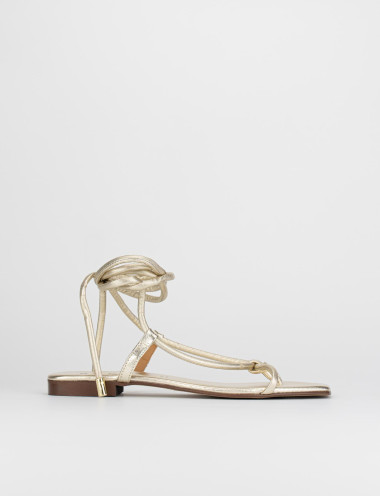 Sandalias de dedo tacón 1 cm oro laminado