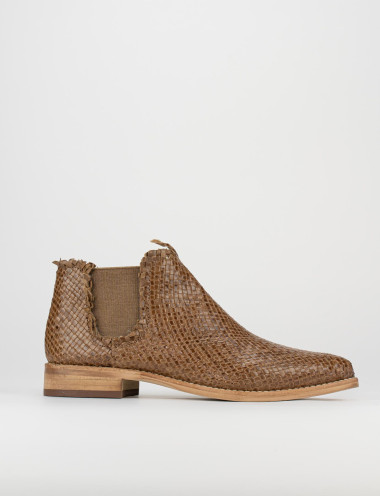 Botines de tacón bajo tacón 1 cm beis cuero