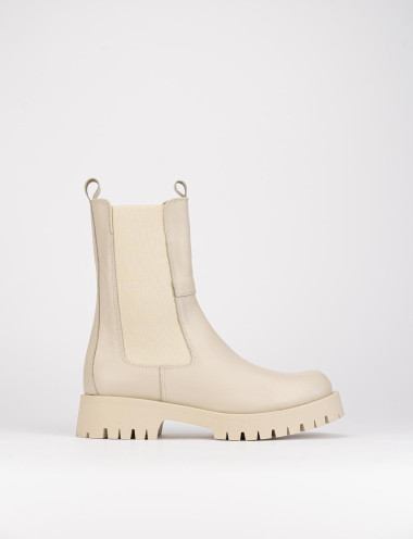 Stivale tronchetto tacco 1 cm beige