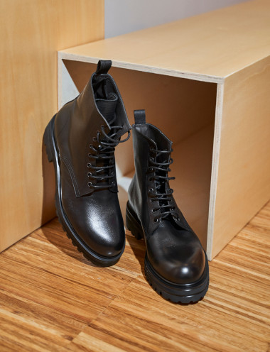 Botas militares tacón 1 cm negro cuero