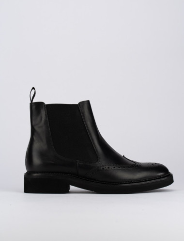 Low heel ankle boots heel 2 cm black leather