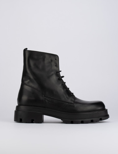 Botas militares tacón 2 cm negro cuero