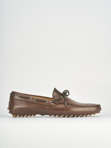 Mocasines marrón oscuro cuero