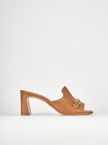 Mules tacón 7 cm marrón cuero