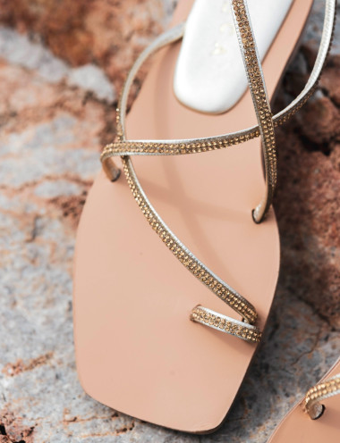 Sandalias de tacón bajo tacón 1 cm oro cuero