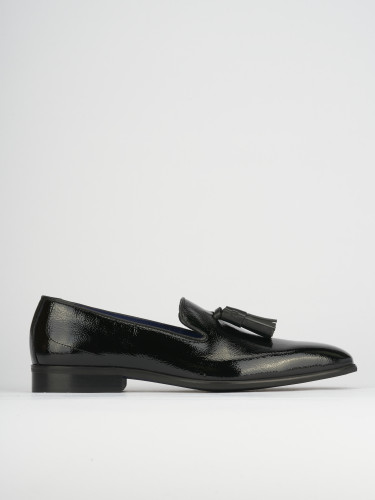 Loafers black varnish