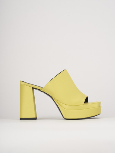 Mules tacón 10 cm verde cuero