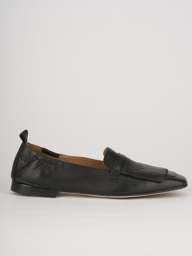 Loafers heel 1 cm black leather