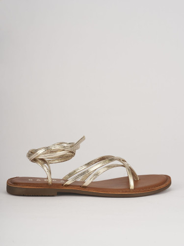 Sandalias de tacón bajo tacón 1 cm oro cuero