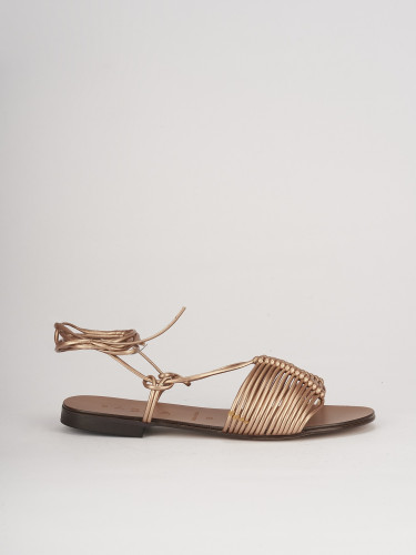 Sandalias de tacón bajo tacón 1 cm bronce cuero
