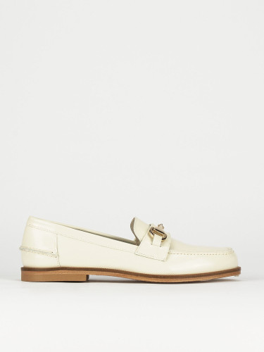 Mocasines tacón 2 cm beis cuero