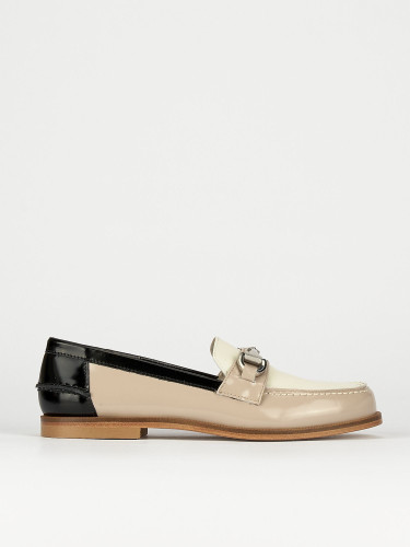 Mocasines tacón 2 cm beis cuero