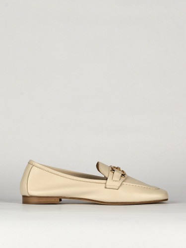 Mocasines tacón 1 cm beis cuero