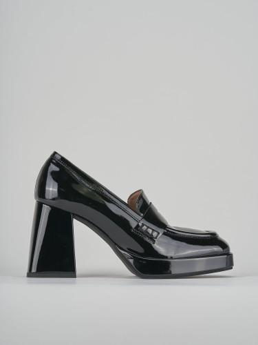 Loafers heel 7 cm black patent
