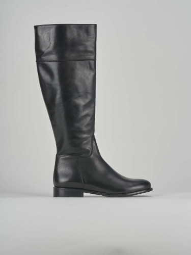 Botas de tacón bajo tacón 2 cm negro cuero