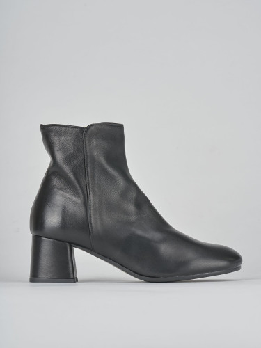High heel ankle boots heel 6 cm black leather