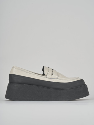 Mocasines tacón 2 cm blanco cuero