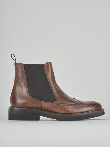 Stivale tronchetto tacco 2 cm marrone pelle