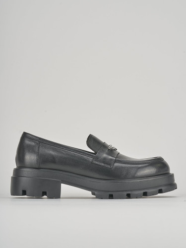 Mocasines tacón 2 cm negro cuero