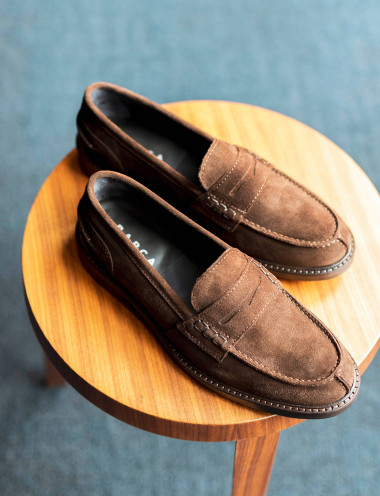 Mocasines tacón 1 cm marrón oscuro ante