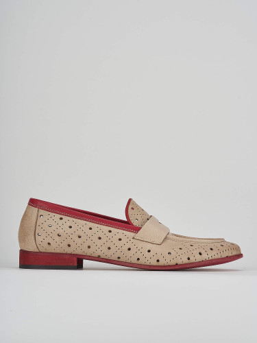 Mocasines tacón 2 cm beis cuero