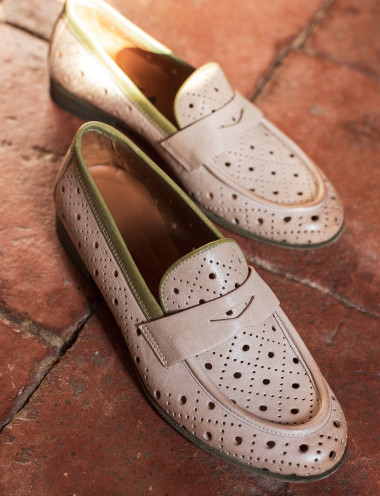 Loafers heel 2 cm beige leather