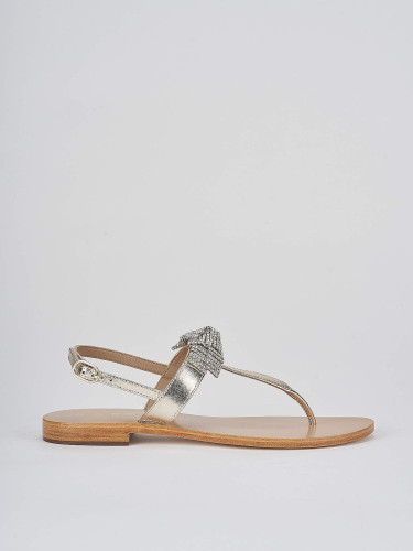 Sandalias de tacón bajo tacón 1 cm oro cuero