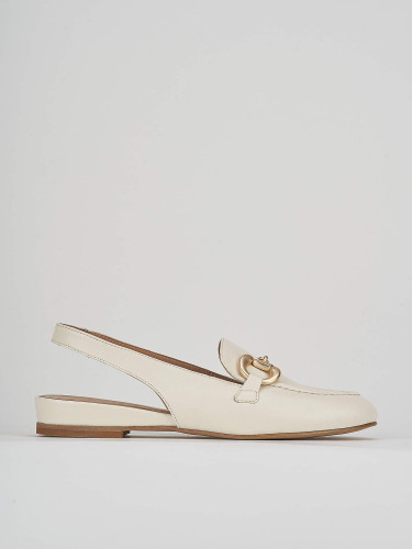 Mocasines tacón 1 cm beis cuero